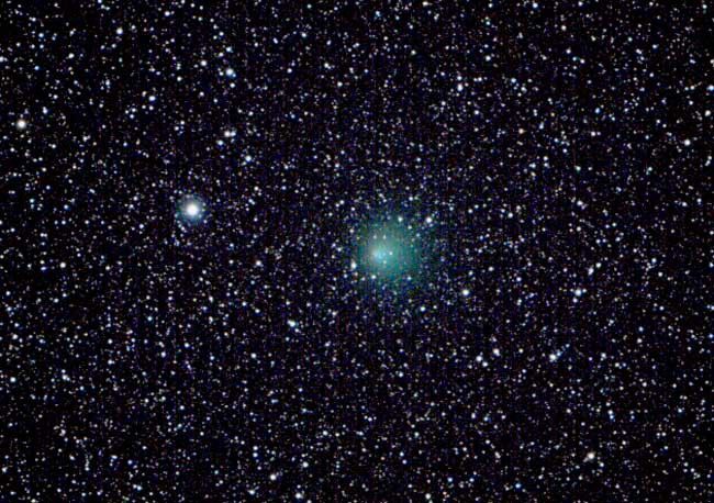 Encke's comet during its passage in 2003. © M. Holloway