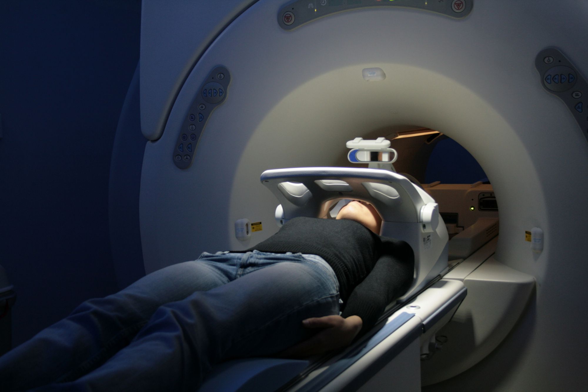 MRI: a noisy, but painless, investigation © G3R1, Fotolia