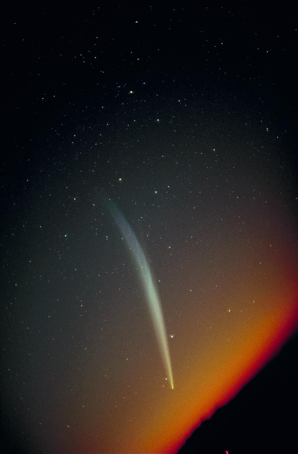 The Ikeya-Seki comet. Credit R. Lynds