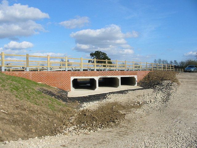 This new underground canal is part of a development project to prevent floods in Fordingbridge (United Kingdom). © Clive Perrin, Geograph CC by-sa 2.0