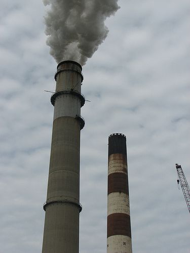 Industrial smoke is both chemical pollution and atmospheric pollution, depending on how this type of pollution is classified. © nevadog CC by-nc-nd 2.0