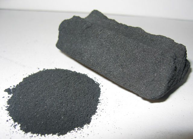 Active charcoal, an adsorbent material. © wikipedia-creative commons