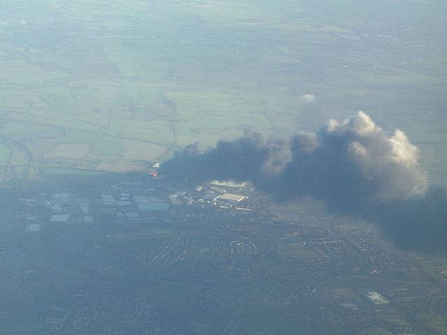 Aerial view of the Buncefield fire, 12 December 2005. © Mark Norman Francis CC by-nc 2.0